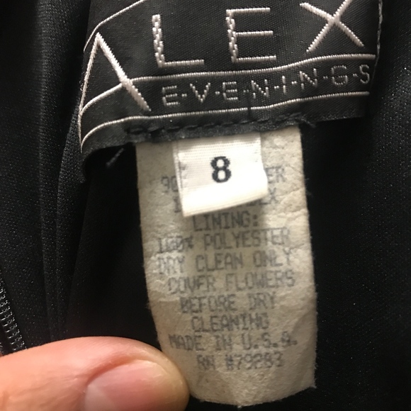 Vintage Black Velvet Dress Made in USA Circa 1980s - Picture 4 of 4